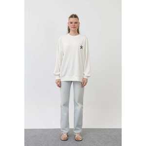 เสื้อสเวตเชิ้ตผู้หญิงปักลาย Mango แขนยาวแบบปกติ ลายปลาสีขาว รุ่น 32163SWT - Product Image 3