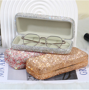 Nouveau brillant <span class=keywords><strong>lunettes</strong></span> boîte de rangement strass <span class=keywords><strong>lunettes</strong></span> <span class=keywords><strong>étui</strong></span>s couverture <span class=keywords><strong>lunettes</strong></span> de soleil Spectacle pour femmes myopie <span class=keywords><strong>lunettes</strong></span> <span class=keywords><strong>étui</strong></span>s de protection - Product Image 2