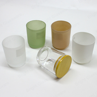 Bougeoir en verre vert givré écologique Pot à bougie vide à fond incurvé en olive mate avec couvercle en bois