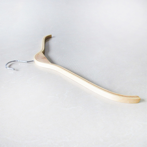 Perchas de madera premium básicas para ropa, diseño plano para exhibición de prendas en suitis de hotel de lujo, percha de madera plana para ropa. - Product Image 3