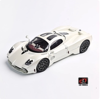 Modèle de voiture miniature en alliage d'aluminium à l'échelle 1:18 personnalisé pour la décoration de la maison