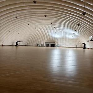 Domos Inflables Profesionales para Pádel y Fútbol, Personalizables, Resistentes a la Nieve y al Viento, Autolimpiantes, de PVC PVDF con Estructura de Soporte de Aire - Product Image 6