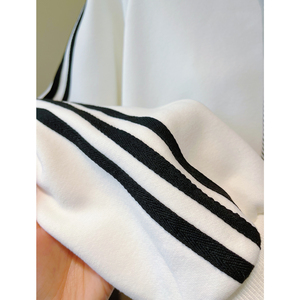 <span class=keywords><strong>Felpa</strong></span> con <span class=keywords><strong>Cappuccio</strong></span> <span class=keywords><strong>Bianca</strong></span> Americana a Tre Strisce di Alta Qualità per Donna, Giacca Spessa e Larga per Autunno e Inverno - Product Image 4