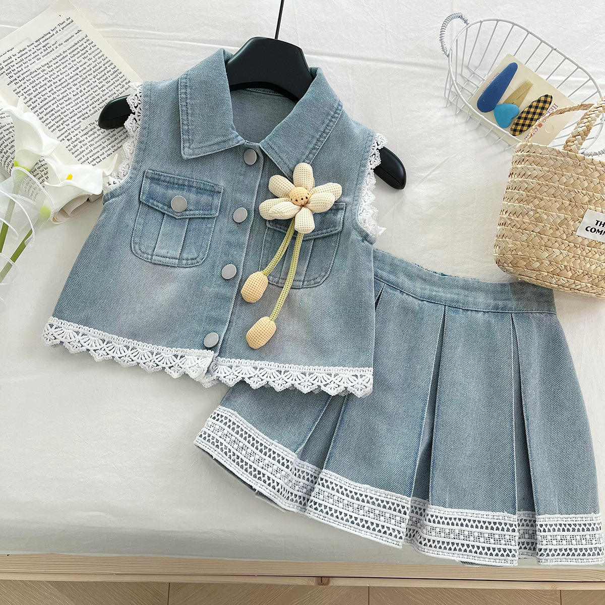 1919j New Arrival Little Baby Girls Denim Vest with Skirt Infant
