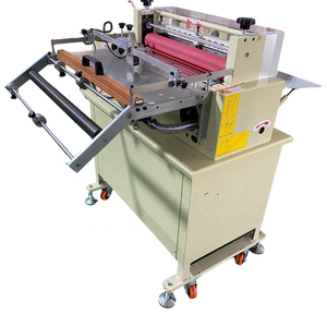 Machine de découpe d'étiquettes télescopique automatique à positionnement oculaire et adhésif sensible pour vêtements, produits alimentaires et composants de matériel - Product Image 1