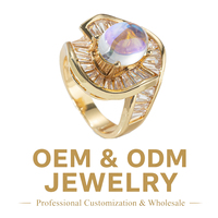 Élégante Bague Plaqué Or Éblouissante avec Cabochon Ovale Pierre de Lune et Zircone Cubique Baguette Effet Rayon de Soleil, Bijou Femme, Cadeau