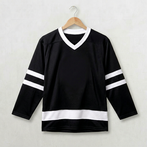 เสื้อฮอกกี้น้ำแข็งคอวีสีดำ แขนยาว ระบายเหงื่อ ต้านเชื้อแบคทีเรีย พิมพ์ลายชื่อทีมตามสั่ง 100% สำหรับฤดูร้อน - Product Image 1