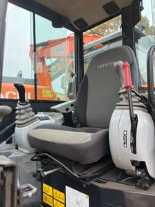 รถขุดขนาดเล็ก Hitachi Zaxis 55 รุ่น ZX55/U/US/USR น้ำหนัก 5.5 ตัน นำเข้าจากญี่ปุ่น มือสอง พร้อมจำหน่าย พร้อมอะไหล่หลักๆ เช่น เครื่องยนต์และปั๊ม - Product Image 6