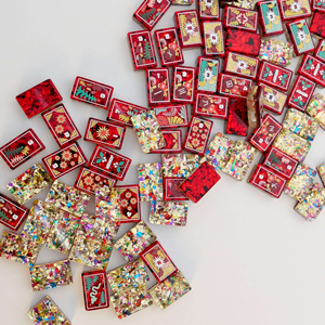 Juego de Mahjong Acrílico Festivo de 160 Piezas, Tallado, Estilo Americano, con Brillo Rojo y Azul, para 4 Jugadores - Product Image 1