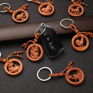 Llaveros de madera de durazno con los 12 animales del zodiaco, estilo chino, colgante portátil para perro, caballo, serpiente, cerdo, oveja, regalo auspicioso 2024 - Product Image 3