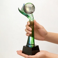 Trophée en cristal de pâte de verre écologique en forme d'arbre à feuilles vertes, nouveau design, avec logo personnalisé pour la reconnaissance académique