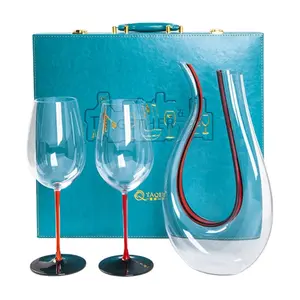 Luxury Gift Box Set 1 Piece U form Wine Decanter 2 Piece Glass Goblets Crystal Red Wine Glassware Set von 3