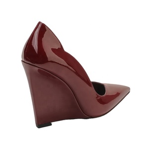 Pumps à <span class=keywords><strong>talon</strong></span> <span class=keywords><strong>compensé</strong></span> en cuir PU brillant bordeaux pour femmes, bout pointu, <span class=keywords><strong>talon</strong></span> haut, chaussures de bureau, talons hauts personnalisables - Product Image 5