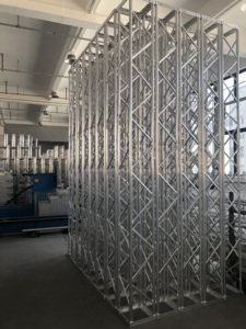 Structure d'éclairage extérieure en aluminium personnalisée pour présentoirs à tringles - Product Image 4