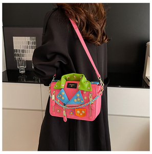 กระเป๋าถือโลหะลายดอกไม้สำหรับสาวๆ ขายดี - Product Image 6
