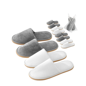 Pantoufles d'hôtel jetables personnalisées haut de gamme portables de voyage pantoufles en molleton de corail - Product Image 1