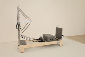 Tour de Pilates en érable haut de gamme, durable et réglable, pour usage domestique, avec fonction de demi-tour, de vol aérien et de lit de Pilates, pour l'exercice corporel - Product Image 5