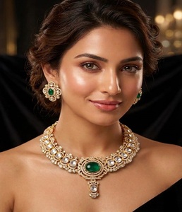 Hermoso Conjunto de Collar de Latón con Moissanita Polki y Brillantes Piedras Polki, Joyería Étnica India para Mujer, Perfecto para Bodas - Product Image 1