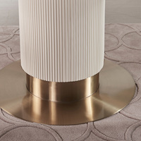 Italienischer Stil Esstisch Designer leichte Luxus High-End-Esstisch Stuhl Kombination kleiner Haushalt mit Plattenspieler rund ta