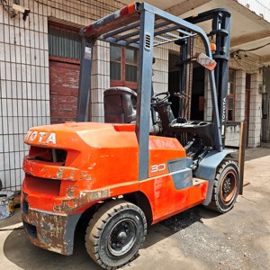 Used Diesel Toyota 3 Ton Mini <b>Forklift</b> Truck FDZN30 Good Condition Original Japanese Engine Tested Inspected Low Hours (0-2000) - Product Image 6