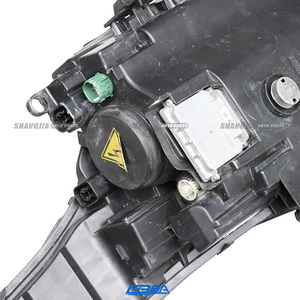 Piezas de Desmontaje de Alta Calidad en Material Original para Faros Delanteros de Auto Ferrari FF 2015 OE 284064 - Product Image 5