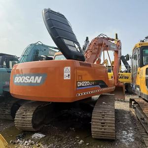 รถขุดไฮดรอลิกแบบตีนตะขาบมือสองแท้ Doosan DH220LC-7 ความจุบุ้งกี๋ 1.18 เมตร กำลังเครื่องยนต์ 108/2000 กิโลวัตต์ พร้อมมอเตอร์ ปั๊ม และ PLC - Product Image 1