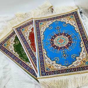 Alfombra de Oración Musulmana con Patrón Clásico, Pequeña Alfombra de Seda Helada, Plegable para Camping con Borlas, Base Antideslizante, Pelo Corto para Exteriores - Product Image 5