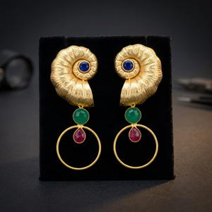 Boucles d'oreilles pendantes circulaires en hydro-rubis et onyx vert avec tête de coquillage, boucles d'oreilles en pierres précieuses, boucles d'oreilles faites à la main, boucles d'oreilles au design tendance - Product Image 2
