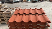 Ubin Milano merah 0.4 lembar atap aluminium ubin Shingle Romawi berlapis batu baja untuk rumah Panel baja bergelombang