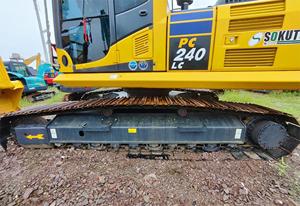 Excavatrice sur chenilles d'occasion PC220 (PC200/PC210/PC240) en stock - Garantie 1 an, puissance de creusement élevée - Product Image 3
