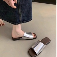 Sandales plates coréennes respirantes à bout carré grande taille pour femme, nouvelle collection été 2025, style français, pour l'extérieur
