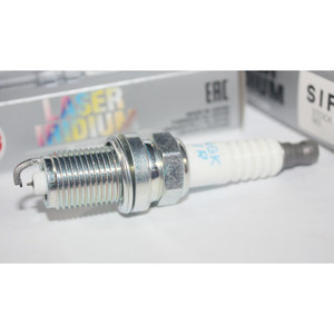 Usine pour NGK KAR8A-9 4786 Bougies d'allumage d'origine Nouveau Iririom Match pour <span class=keywords><strong>KTM</strong></span> - Product Image 2