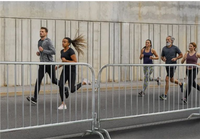 Barricadas de Seguridad Portátiles Personalizadas, Barrera Metálica para Control de Multitudes, con Patas Planas, Galvanizadas en Caliente, 4 pies, Color Natural