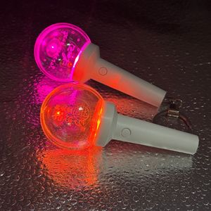 Mini lampe torche à clés à 15 couleurs changeantes pour concerts et festivals de musique - Product Image 3