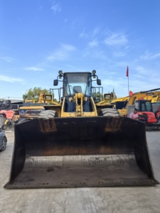 Komatsu WA470 d'occasion WA470-3 chargeuse sur pneus WA470-6 à vendre chargeuse sur pneus WA380 WA470 d'occasion chargeuse sur pneus - Product Image 3