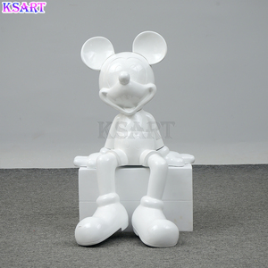 Cartone animato creativo viscerato Mickey Minnie statua di Mickey Minnie cartone animato Mickey seduto su una sedia - Product Image 3