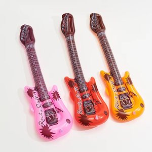 Guitare gonflable pour fête, 95cm x 55cm x 32cm, en PVC, thème Rock N Roll, décoration d'anniversaire, accessoires à thème, durables - Product Image 1