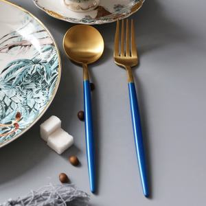 Vaisselle et assiettes en porcelaine de luxe à motif animalier pour salle à manger, 8 pièces, vente en gros personnalisée, style anglais - Product Image 3