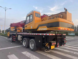 รถเครนไฮดรอลิกเคลื่อนที่ STC250S ขนาด 25 ตัน แบบบูมยืดได้ สำหรับงานก่อสร้างถนนและการยกของในอุตสาหกรรม - Product Image 3