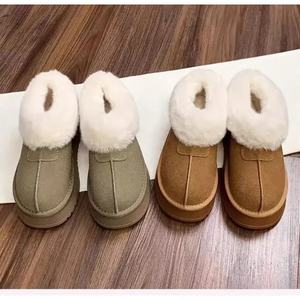 Nouvelles bottes de neige chaudes et luxueuses à semelle épaisse, style tendance, avec semelle souple, chaussures en laine pour l'hiver et le printemps - Product Image 5