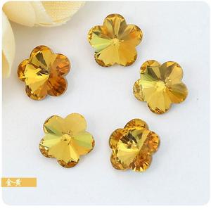Décorations en verre de 10 mm en forme de fleur de prunier électroplaquées avec strass pour coques de téléphone et accessoires de beauté - Product Image 3