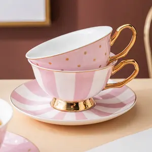 Conjunto de molhador de copo rosa elegante, conjunto de chá de café cerâmico com 6 copos de molhos