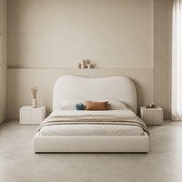 Modernes Cremefarbenes Polsterbett mit Wolkenförmigem Kopfteil, Flaches Weiches Bettgestell für Queen- und King-Size-Schlafzimmer OEM ODM Bett