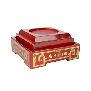 Vitrina para Moutai Baijiu, Acrílica, Antipolvo, con Base de Madera y Soporte Rojo para Botellas Coleccionables - Product Image 3