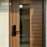 Porte d'entrée moderne en bois de noyer avec insert en verre, design à rainures verticales, porte d'entrée de luxe pour maison, porte en bois sécurisée