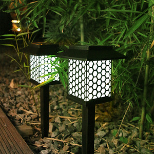 Lampe solaire de jardin LED extérieure résistante à l'eau pour pelouse, patio, décoration de jardin, piquet inclus, batterie incluse, durée de vie de 50 000 heures, garantie de 2 ans - Product Image 2