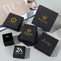 Boîte cadeau minimaliste à tiroir coulissant pour bijoux, boîte rigide en papier avec logo personnalisé en feuille d'or pour ensembles de bijoux, emballage pour boucles d'oreilles et colliers