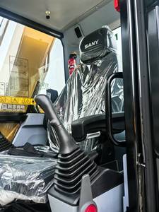 Excavatrice sur chenilles hydraulique Sany 75 d'occasion, 7,5 tonnes, avec boîte de vitesses, moteur, pompe, 90% NEUF, pour la construction et l'agriculture, modèle 2025 - Product Image 4