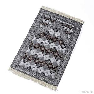 Alfombra de oración plegable con diseño de flor de cerezo en tela chenilla hecha a medida, tejido de poliéster, entrega/stock disponible al por mayor/Musulmán - Product Image 4