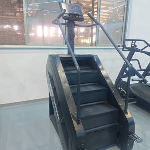 Appareil de cardio-training commercial robuste en acier pour la remontée d'escaliers, ultra-efficace pour brûler les graisses, sculpter le bas du corps et entraîner les articulations sans impact. - Product Image 6